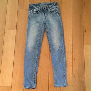 American Eagle light wash jeans